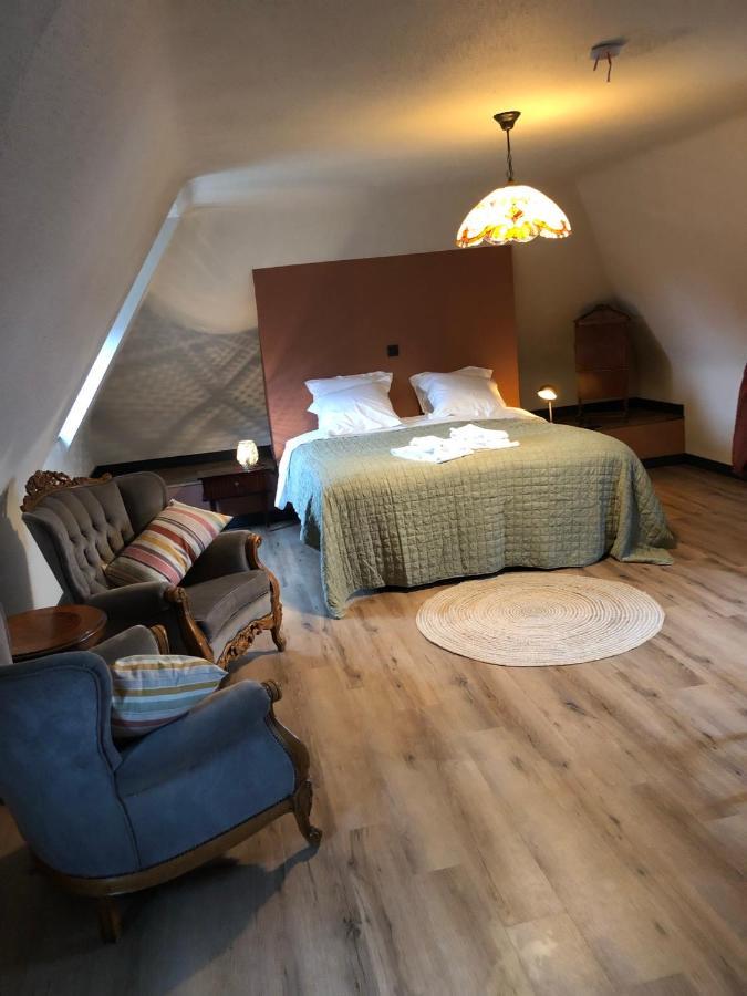 ロンセ La Posterie Bed & Breakfast エクステリア 写真